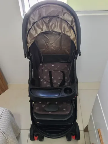Carrinho e bebê conforto