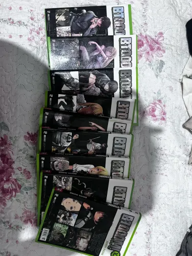 BTOOOM! - Volumes 1 ao 8 + 10 (falta apenas o volume 9).