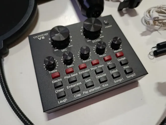 KIT STUDIO LIVE SOUND CARD V8 E MIC CONDENSADOR BM800