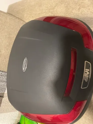 Baú GIVI Monolock para Moto - R$ 400