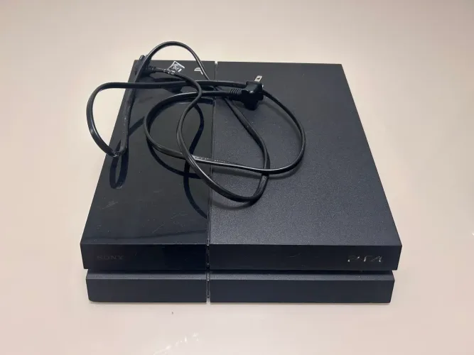 Play Station 4 - PS4
