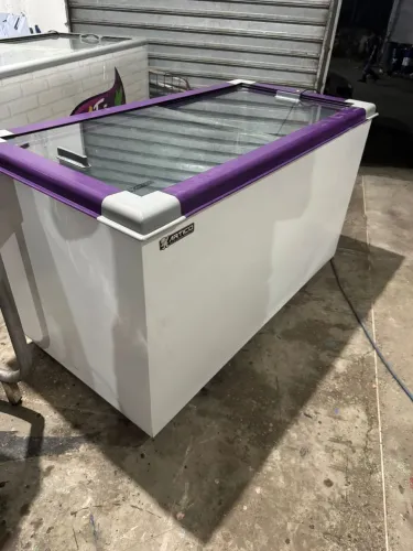 Freezer tampa de vidro 450 litros 