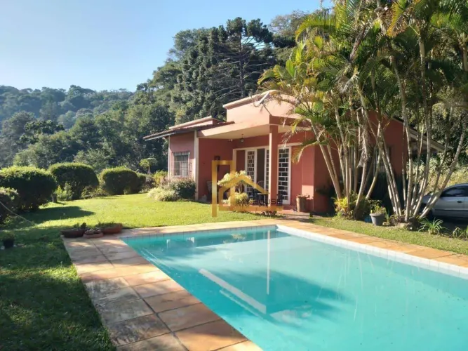 Casa linear com 4 dormitórios 1 suíte à venda, 133 m² - Golfe - Teresópolis/RJ