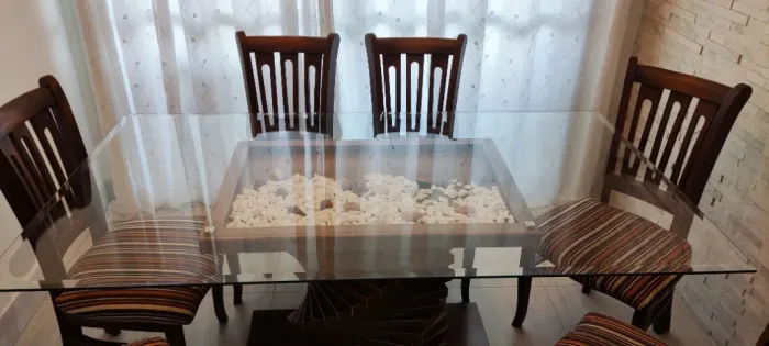 Mesa de Jantar Retangular 6 Lugares - Madeira Maciça e Vidro Bisotê