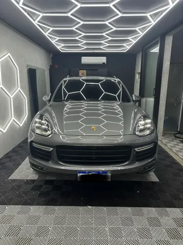 Farol Porsche Cayenne 2013 a 2018 (modelo novo)