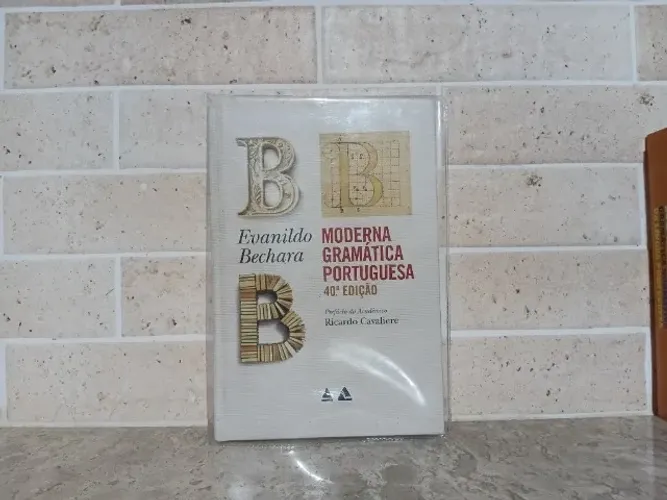 Moderna Gramática Portuguesa de Evanildo Bechara