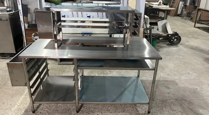 Bancada de inox 180x90x90 com porta cubas(gn) e aquecimento