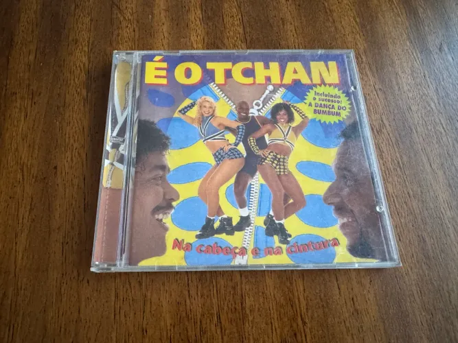 CD COLECIONADOR - É O TCHAN - NA CABEÇA E NA CINTURA