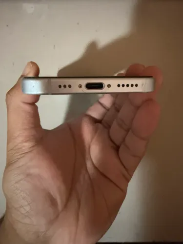 Iphone 15 - 128g - Branco - VALOR NEGOCIAVEL