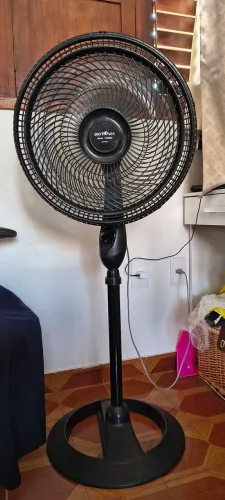 Ventilador de coluna Britânia