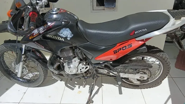 Bros nxr 150 bem conservada!!