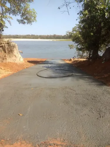 Rancho às margens do Rio Araguaia