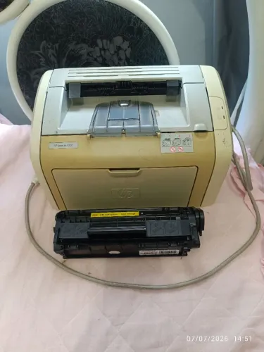 Impressora a laser - HP Laser Jet 1020 + Cartucho