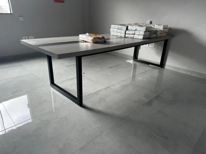 VENDO MESA DE ESCRITÓRIO.