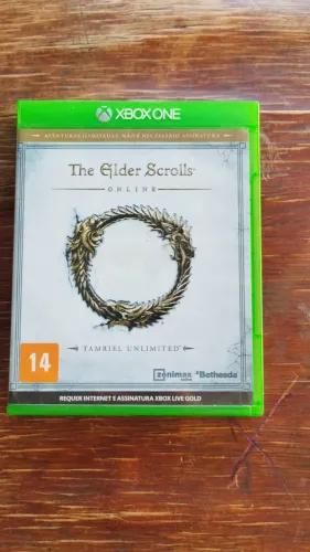 The Elder Scrolls Online: Tamriel Unlimited em mídia física original para o Xbox One