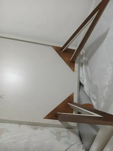 Mesa de.madeira maciça de 6 cadeiras