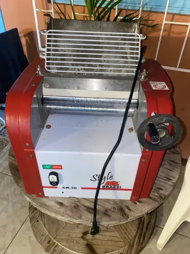 Vendo cilindro de fazer pães e massas
