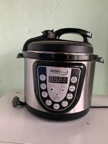 Panela de Pressão Eletrônica Vicini Di Casa EPV-862 - 127V / 800W (Seminova)
