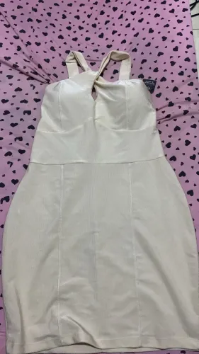 Vendo vestido de poliamida na etiqueta 