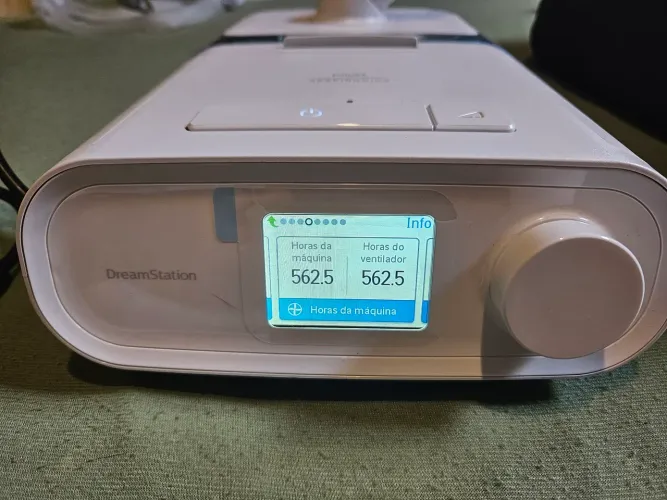 CPAP Automático Philips DreamStation + Umidificador (Apenas 562h de uso)
