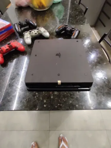 Playstation 4 1 terá LEIA DESCRIÇÃO
