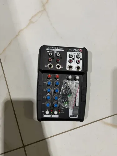 Vendo mesa de som 