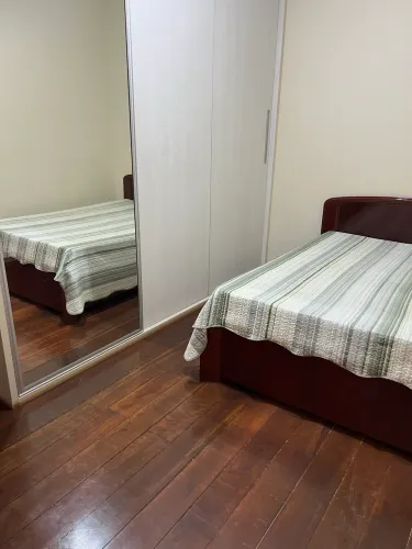 Aluga quarto para homem solteiro