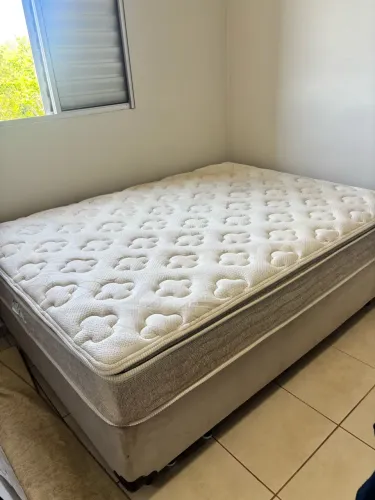 Cama Box Casal Simmons Beautyrest Atlanta Top Visco