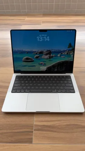 Macbook Pro - M5