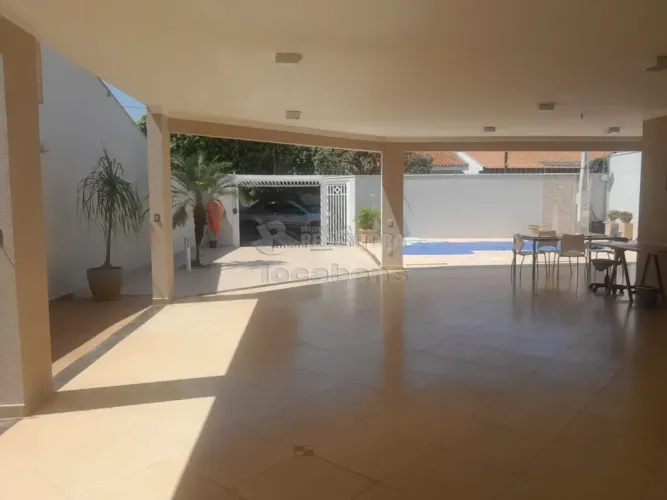 Casa Residencial e Comercial para venda com escritorio e piscina aquecida.