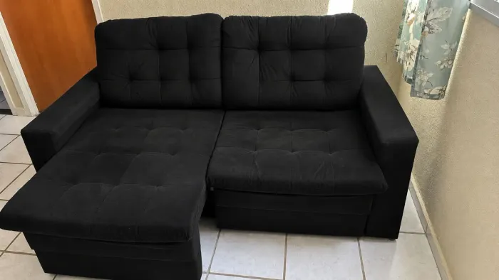 Sofá retrátil preto 