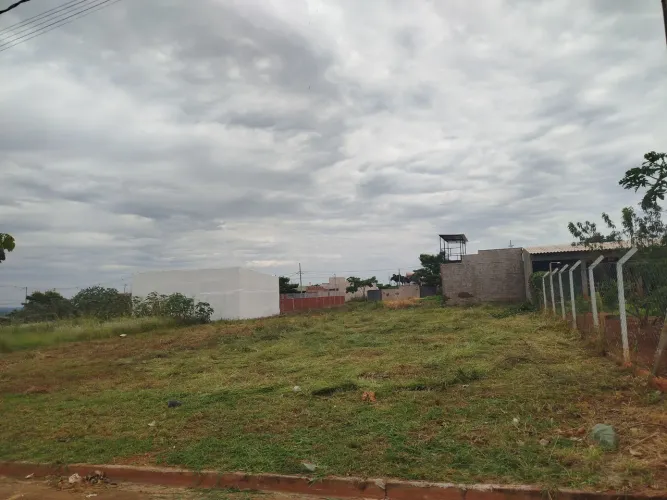 VENDO OU TROCO Terreno 400m² Loteamento Terra Bella