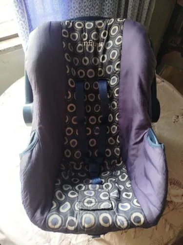 Cadeirinha de criança para carro 