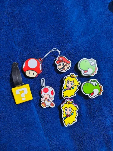 Kit coleção Super Mario Kinder Joy, 8 unidades, sendo 3 deles chaveiros.