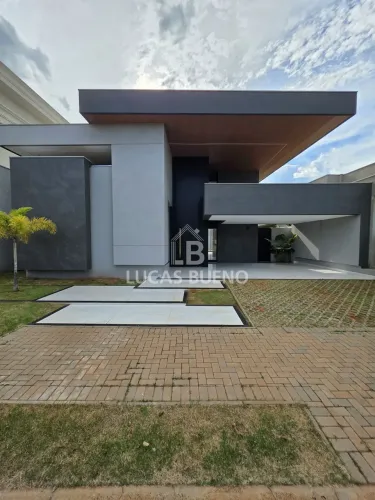 Casa a venda no Condomínio Damha VI