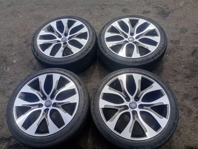 Vendo jogo de roda aro 18 com os pneus furação 5 x 108