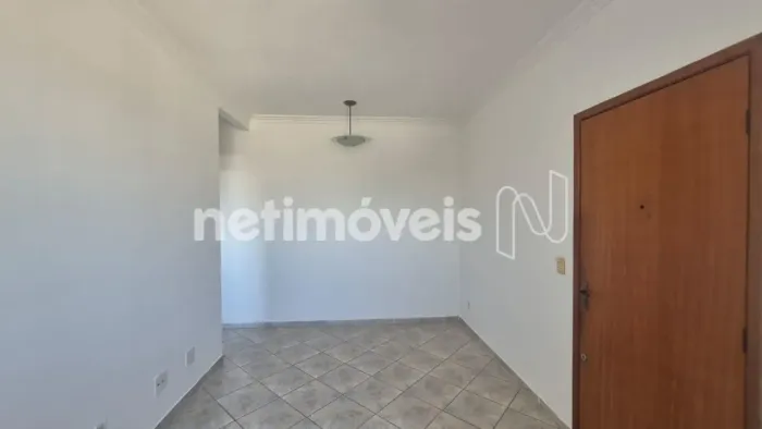 Apartamento de 02 quartos para locação no Manacás!