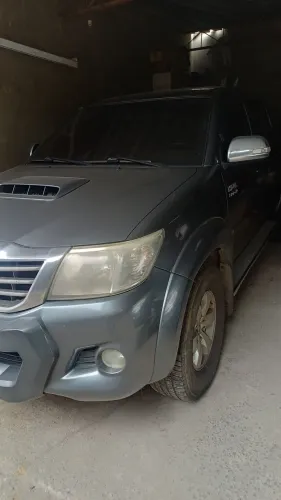 Viagens e fretes  Hilux CD
