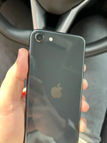 iPhone SE. 