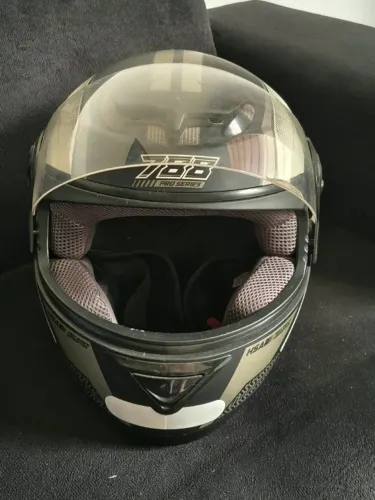 Capacete