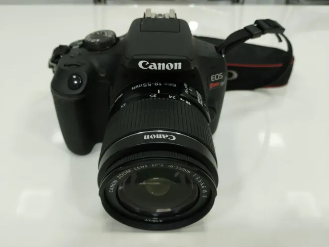 Canon EOS Rebel T7 + Lente 18-55mm