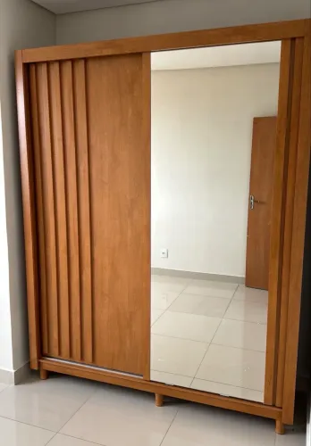 Guarda-roupa Casal com Espelho - Excelente Estado