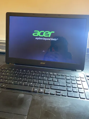 Notebook Acer E1
