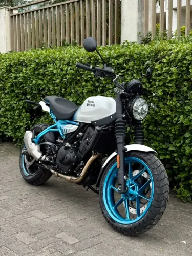 Royal Enfield Guerrilla 450 - JOÃO OLIVEIRA