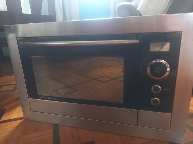 Forno elétrico fisher com a placa queimada