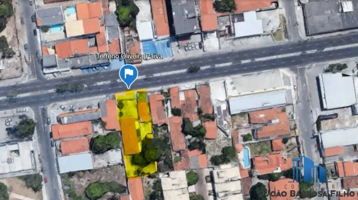 Vende-se terreno na Avenida Oliveira Paiva com 1.040,00m²