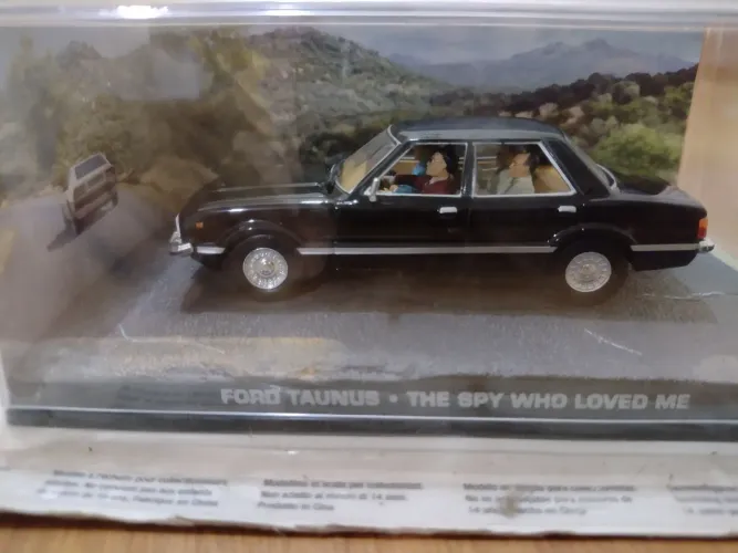 Coleção James Bond 007 - Miniatura Ford Taunus