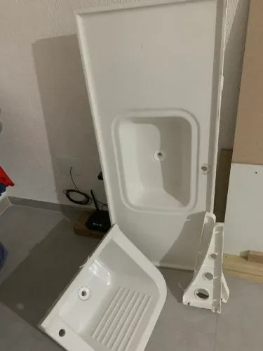 Vendo tanque e pia com base novo 