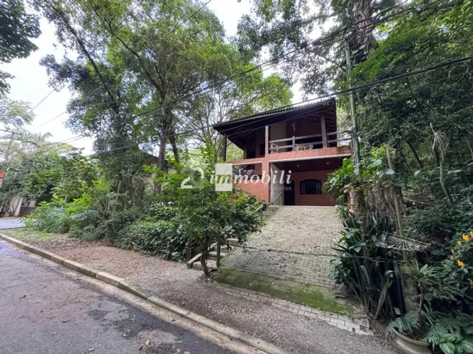 Casa à venda em Carapicuíba, Granja Viana, com 2 suítes, com 183 m², Residencial Vila Diva