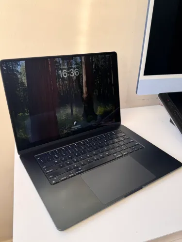 MacBook Air 15 polegadas- M2 2023 | 8GB | Excelente estado